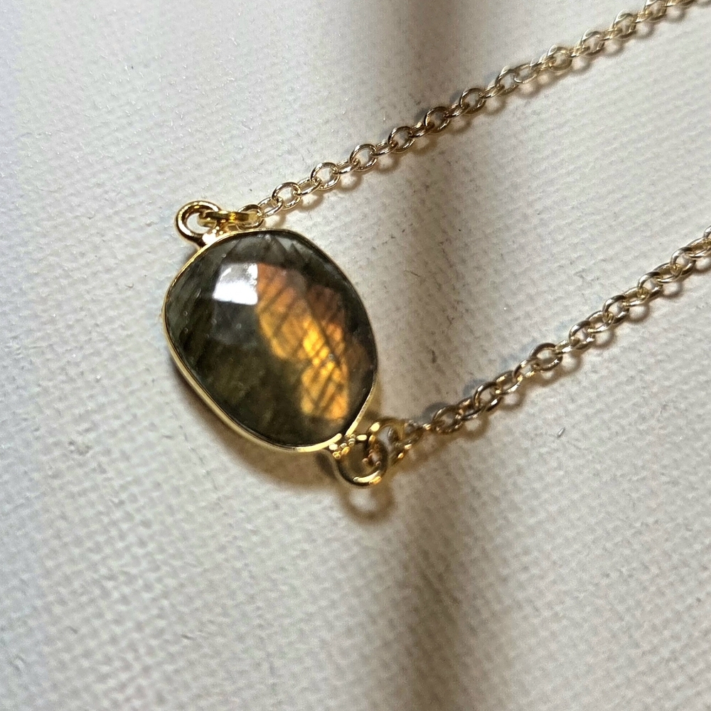 Faceted Labradorite Bezel On 16k Gold Chain